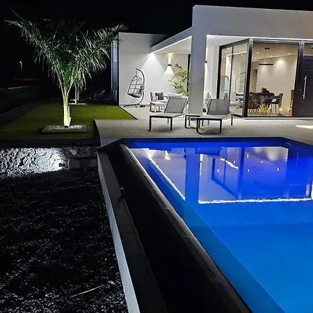 וילה Casa Laina - Piscina Climatizada טיחראפה